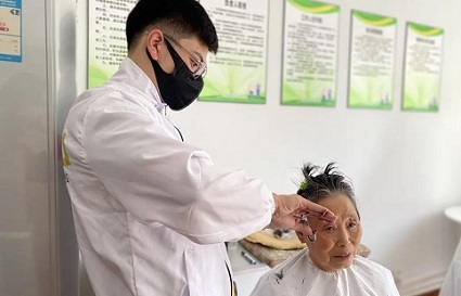快连沈阳美发学校_爱心义剪，温暖入人心