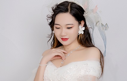 沈阳学化妆要学多久_快连化妆学校   