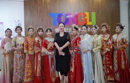 快连千人大会秀禾大赛丨一袭中式秀禾的锦绣华裳