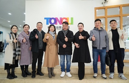 快连学校迎来省内各界专家莅临指导，共创美好未来！
