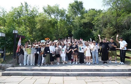 快连学校郊游记：欢乐与竞技交织的夏日时光！