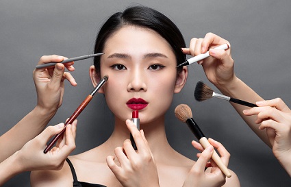 什么？你一化妆就显老 可别怪化妆品