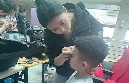 辽合中俄交流演出·快连学校化妆实习